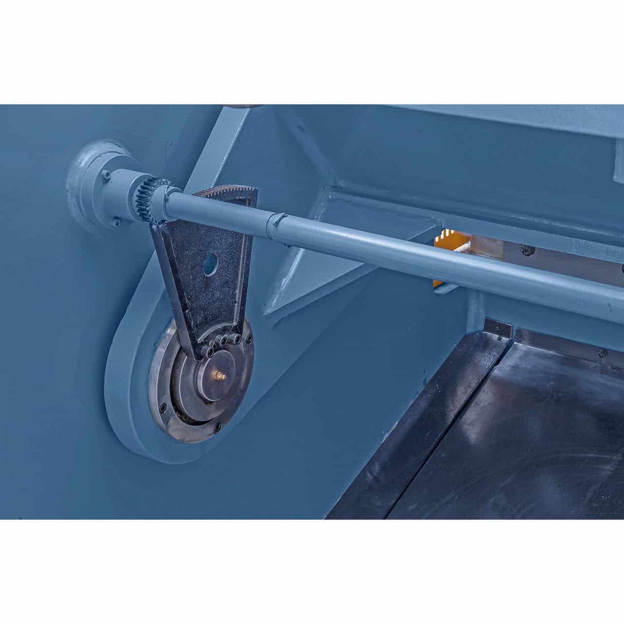 Bernardo HSB 3200 x 6 – Cesoia idraulica per lamiera fino a 6 mm