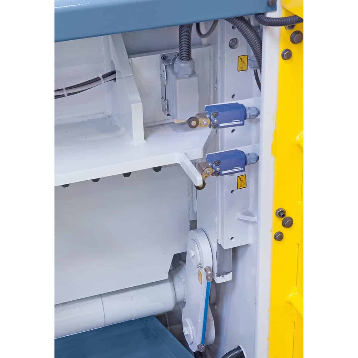 Bernardo MTE 2060 x 3 mm NCC – Cesoia a ghigliottina motorizzata