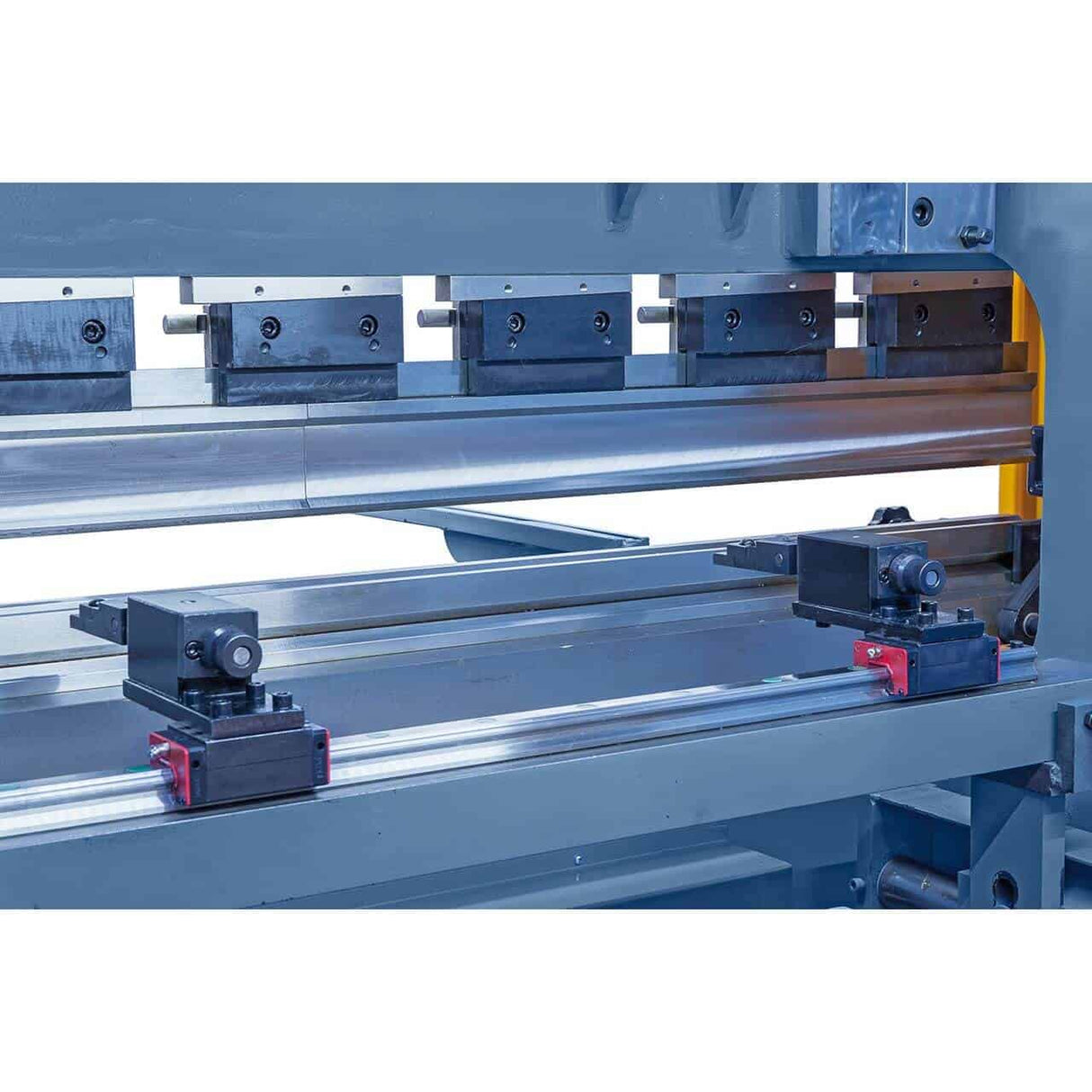 Pressa e piegatrice idraulica