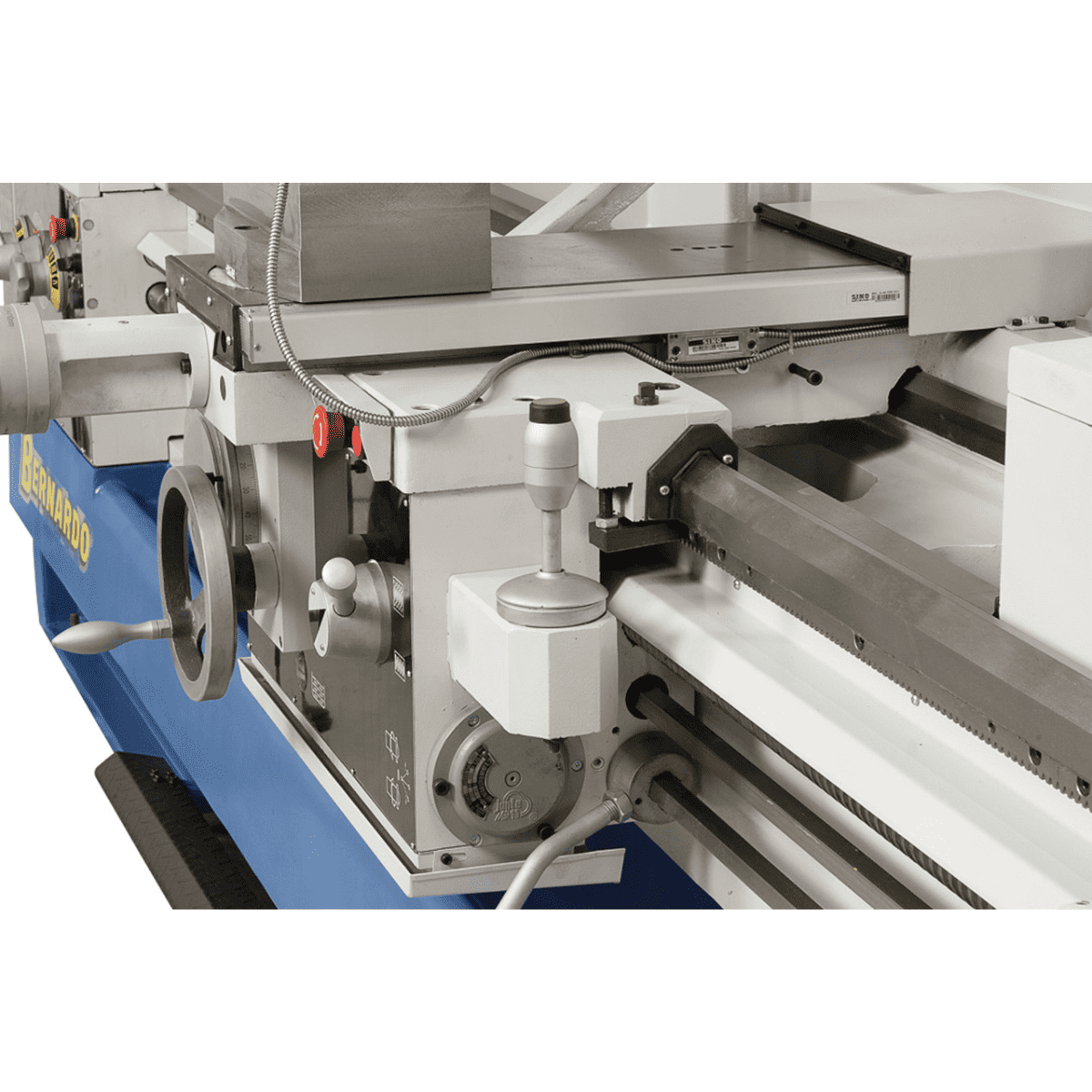 Tornio Bernardo Titan 800 x 3000 con DRO 3 assi – Potenza e precisione