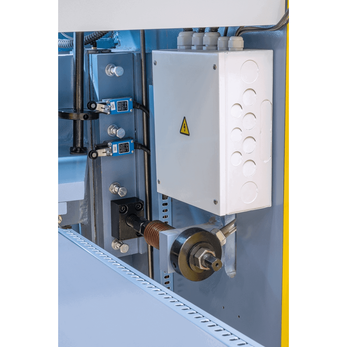 Bernardo HST 1300 x 6 – Cesoia idraulica per lamiera fino a 6 mm