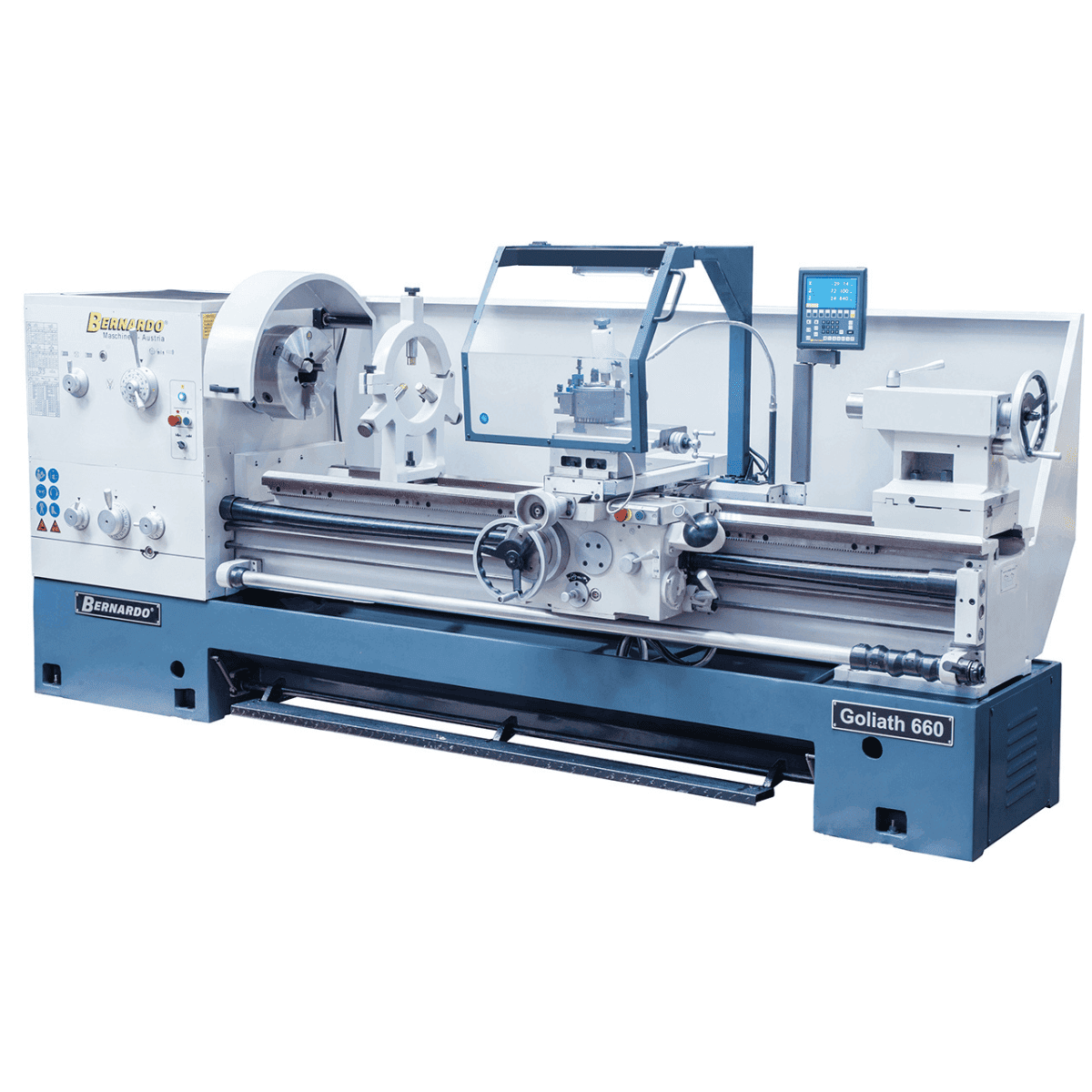 Tornio Bernardo Goliath 660 x 2000 con altezza punte 330 mm, passaggio barra 105 mm e visualizzatore digitale a 3 assi.