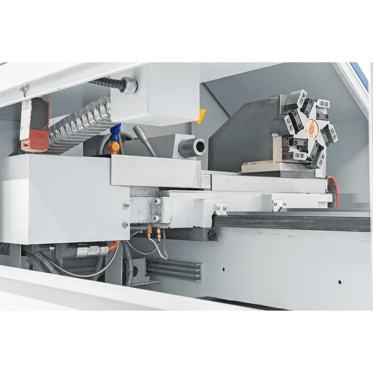 Bernardo CK 320 x 500 – Tornio CNC compatto e preciso