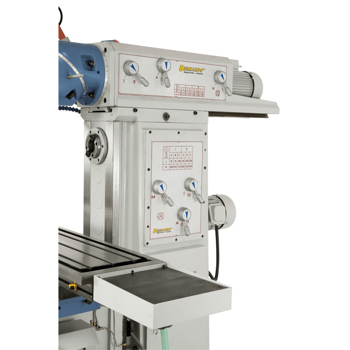 Bernardo Fresatrice universale UWF 150 con display 3 assi