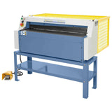 Cesoia a ghigliottina motorizzata Bernardo PTS 1050 E con comando a pedale, arresto micrometrico e illuminazione integrata.