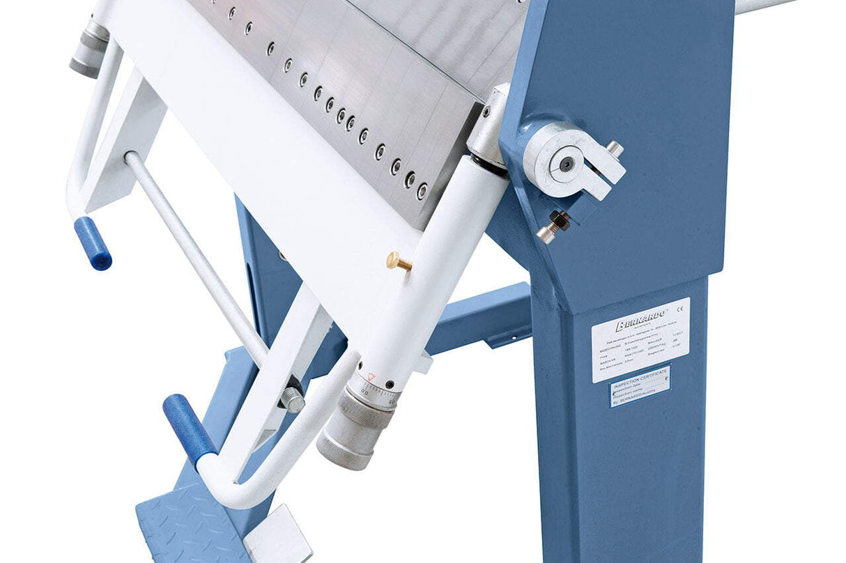 Bernardo TBS 1270 – Piegatrice manuale con lame segmentate 1270 mm