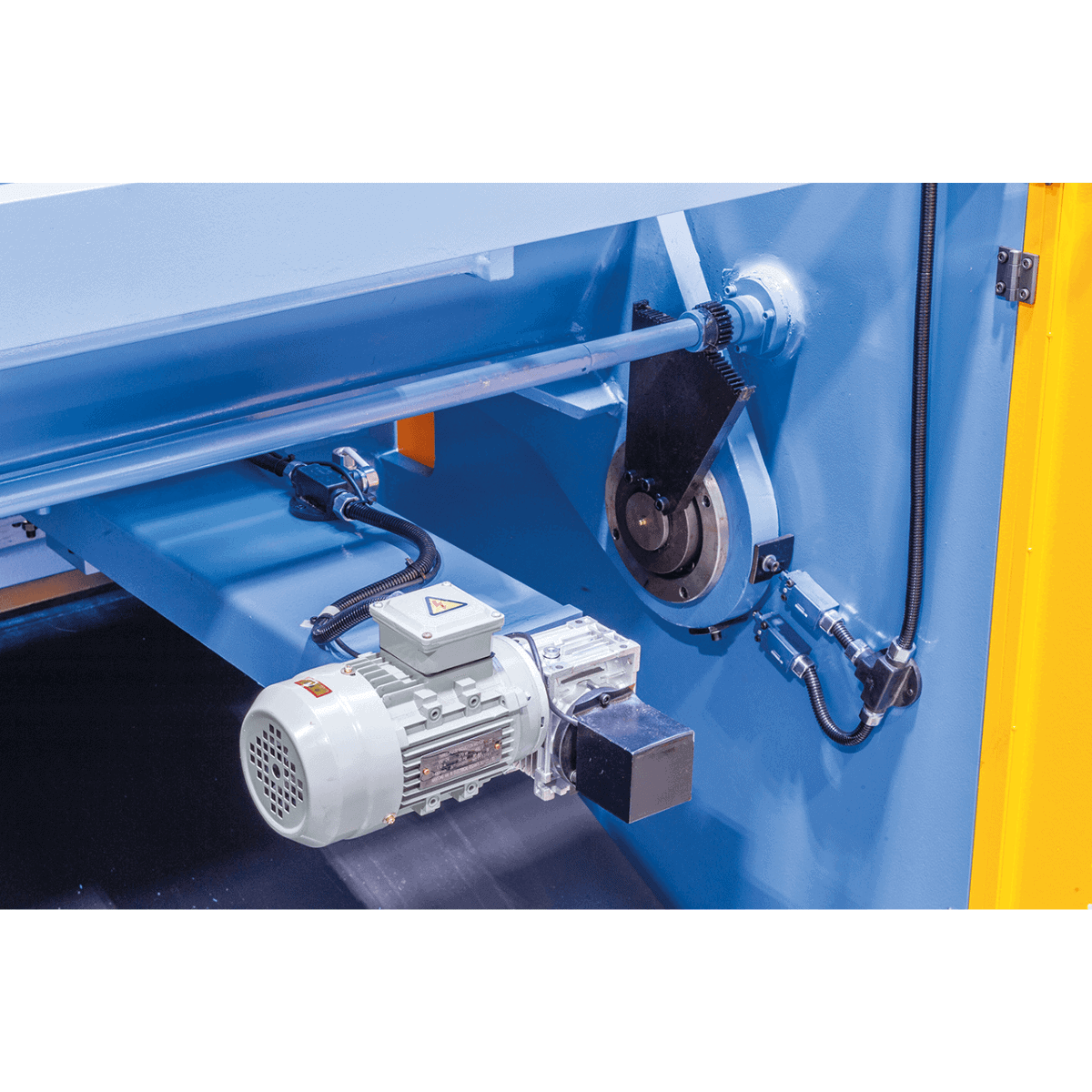 Bernardo HSB 2000 x 6 – Cesoia idraulica per lamiera fino a 6 mm